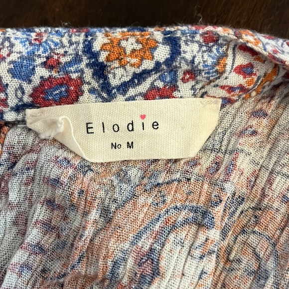 Womens patterned sleeveless top with button on back. Elodie Size M - Picture 7 of 9